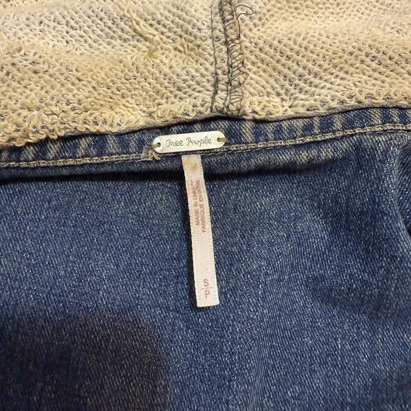 Free People Distressed Jean Jacket Women's Small - Picture 12 of 16